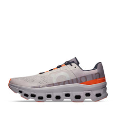 Un paio di On Cloudmonster Exclusive Footwear Un paio di On Cloudmonster Exclusive Footwear