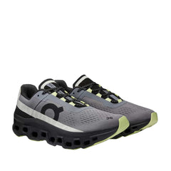 Un paio di On Cloudmonster Exclusive Footwear Un paio di On Cloudmonster Exclusive Footwear