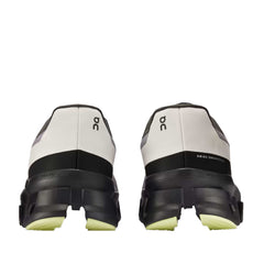 Un paio di On Cloudmonster Exclusive Footwear Un paio di On Cloudmonster Exclusive Footwear