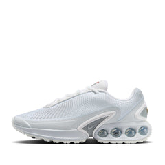 Un paio di Nike W Air Max Dn Footwear Un paio di Nike W Air Max Dn Footwear