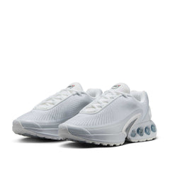 Un paio di Nike W Air Max Dn Footwear Un paio di Nike W Air Max Dn Footwear