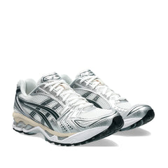 Un paio di Asics Gel-Kayano 14 Footwear Un paio di Asics Gel-Kayano 14 Footwear
