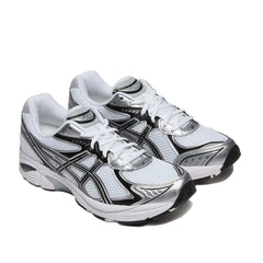 Un paio di Asics Gt-2160 Footwear Un paio di Asics Gt-2160 Footwear
