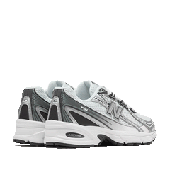 Un paio di New Balance 740 Ph2 Footwear Un paio di New Balance 740 Ph2 Footwear