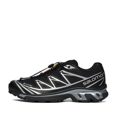 Un paio di Salomon Xt-6 Gtx Footwear Un paio di Salomon Xt-6 Gtx Footwear