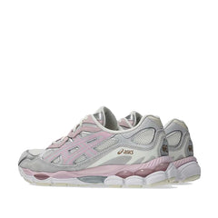 Un paio di Asics Gel-Nyc Footwear Un paio di Asics Gel-Nyc Footwear