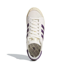 Un paio di Adidas Originals Jabbar Lo Half Shell Footwear Un paio di Adidas Originals Jabbar Lo Half Shell Footwear