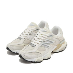 Un paio di New Balance 9060 Wht Footwear Un paio di New Balance 9060 Wht Footwear