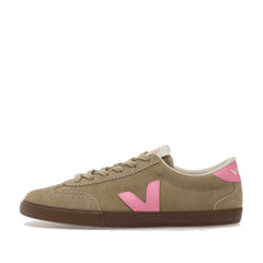 Un paio di Veja Volley Footwear Un paio di Veja Volley Footwear