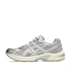 Un paio di Asics Gel-1130 W Footwear Un paio di Asics Gel-1130 W Footwear