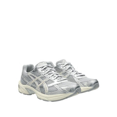 Un paio di Asics Gel-1130 W Footwear Un paio di Asics Gel-1130 W Footwear