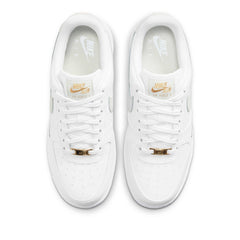 Un paio di Nike Air Force 1 '07 Essential Footwear Un paio di Nike Air Force 1 '07 Essential Footwear