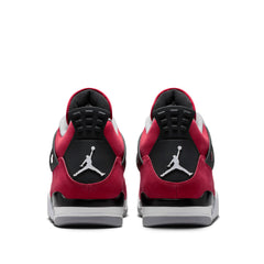 Un paio di Nike Jordan Air Jordan 4 Retro Toro Footwear Un paio di Nike Jordan Air Jordan 4 Retro Toro Footwear