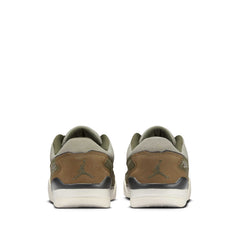Un paio di Nike Jordan Jordan Flight Court Footwear Un paio di Nike Jordan Jordan Flight Court Footwear
