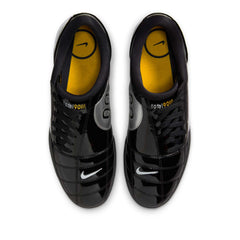 Un paio di Nike T90 Sp Qs Footwear Un paio di Nike T90 Sp Qs Footwear