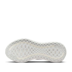 Un paio di Nike W Vomero Plus Footwear Un paio di Nike W Vomero Plus Footwear