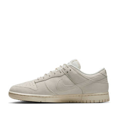 Un paio di Nike Dunk Low Retro Se Footwear Un paio di Nike Dunk Low Retro Se Footwear