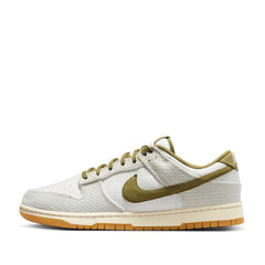 Un paio di Nike Dunk Low Retro Se Footwear Un paio di Nike Dunk Low Retro Se Footwear