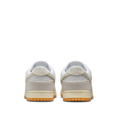 Un paio di Nike Dunk Low Retro Se Footwear Un paio di Nike Dunk Low Retro Se Footwear
