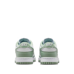 Un paio di Nike Dunk Low Footwear Un paio di Nike Dunk Low Footwear