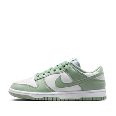Un paio di Nike Dunk Low Footwear Un paio di Nike Dunk Low Footwear