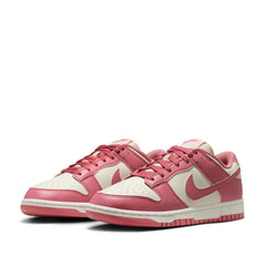 Un paio di Nike Dunk Low Footwear Un paio di Nike Dunk Low Footwear