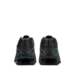 Un paio di Nike Shox R4 Se Footwear Un paio di Nike Shox R4 Se Footwear