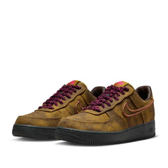 Un paio di Nike Air Force 1 Retro Qs Footwear Un paio di Nike Air Force 1 Retro Qs Footwear
