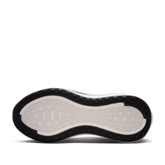 Un paio di Nike W Vomero Plus Footwear Un paio di Nike W Vomero Plus Footwear