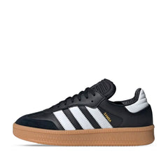Un paio di Adidas Originals Samba Xlg Footwear Un paio di Adidas Originals Samba Xlg Footwear
