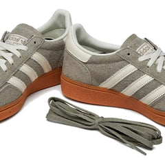 Un paio di Adidas Originals Handball Spezial Footwear Un paio di Adidas Originals Handball Spezial Footwear