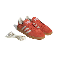 Un paio di Adidas Originals Handball Spezial Footwear Un paio di Adidas Originals Handball Spezial Footwear