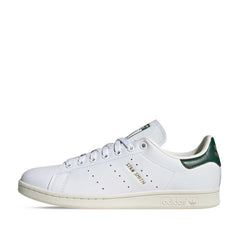 Un paio di Adidas Originals Stan Smith Gold Footwear Un paio di Adidas Originals Stan Smith Gold Footwear
