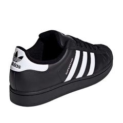 Un paio di Adidas Originals Superstar II Footwear Un paio di Adidas Originals Superstar II Footwear