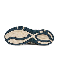 Un paio di Asics Gel-1130 Footwear Un paio di Asics Gel-1130 Footwear