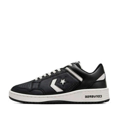 Un paio di Converse Weapon Footwear Un paio di Converse Weapon Footwear