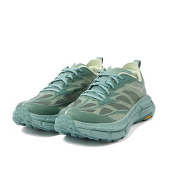 Un paio di Hoka Mafate Speed 4 Lite Footwear Un paio di Hoka Mafate Speed 4 Lite Footwear