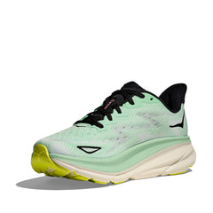 Un paio di Hoka One W Clifton 9 Footwear Un paio di Hoka One W Clifton 9 Footwear