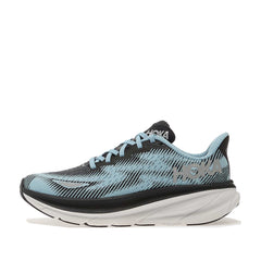 Un paio di Hoka W Clifton 9 Gtx Footwear Un paio di Hoka W Clifton 9 Gtx Footwear