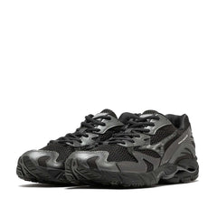 Un paio di Mizuno Wave Rider 10 Sport Neo Y2k Footwear Un paio di Mizuno Wave Rider 10 Sport Neo Y2k Footwear