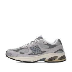 Un paio di New Balance 2010 Footwear Un paio di New Balance 2010 Footwear