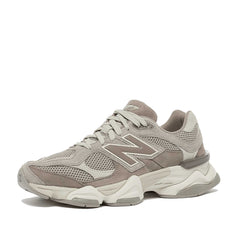Un paio di New Balance W 9060erc Footwear Un paio di New Balance W 9060erc Footwear