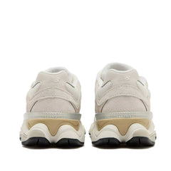 Un paio di New Balance 9060 Wht Footwear Un paio di New Balance 9060 Wht Footwear