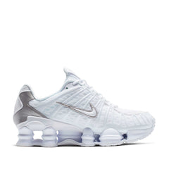 Un paio di Nike W Shox Tl Footwear Un paio di Nike W Shox Tl Footwear