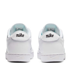 Un paio di Nike Court Vintage Footwear Un paio di Nike Court Vintage Footwear