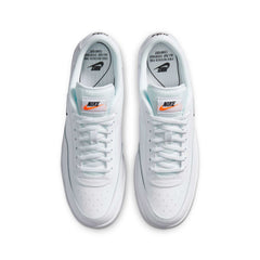 Un paio di Nike Court Vintage Footwear Un paio di Nike Court Vintage Footwear