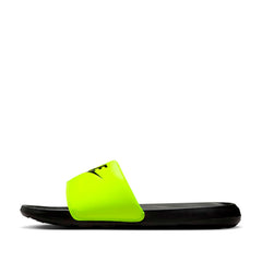 Un paio di Nike Victory One Slide Footwear Un paio di Nike Victory One Slide Footwear