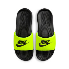 Un paio di Nike Victory One Slide Footwear Un paio di Nike Victory One Slide Footwear