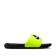 Un paio di Nike Victory One Slide Footwear Un paio di Nike Victory One Slide Footwear