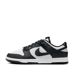 Un paio di Nike W Dunk Low Panda Footwear Un paio di Nike W Dunk Low Panda Footwear